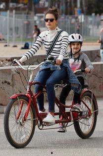 男子骑车吃瓜后续,交通安全与生活趣味的平衡之道