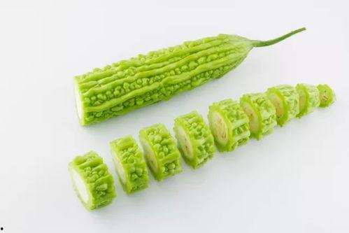 吃瓜小熊芽,揭秘瓜界萌宠的甜蜜生活