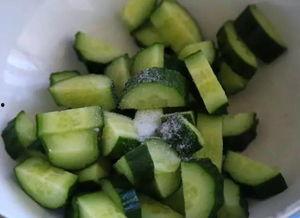 校园炸裂吃瓜,吃瓜群众围观惊天事件