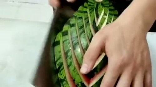 牛逼姐吃瓜搞笑,带你领略娱乐圈欢乐瞬间