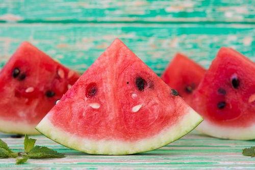 吃西瓜梨瓜文案,西瓜梨瓜，多重口感，清凉一夏！