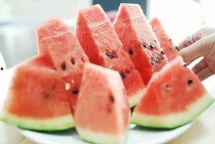 大学近期吃瓜事件,揭秘近期大学吃瓜事件背后的真相