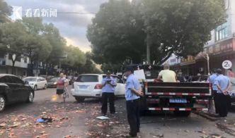 摆摊小贩吃瓜视频,揭秘摆摊生活点滴