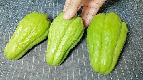 金色佛手瓜咋吃,金色佛手瓜的多样食法探索