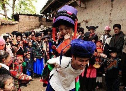 吃瓜盟主谈彝族习俗,吃瓜盟主带你领略独特习俗