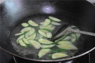 吃瓜炒虾,吃瓜炒虾，尽享味蕾狂欢