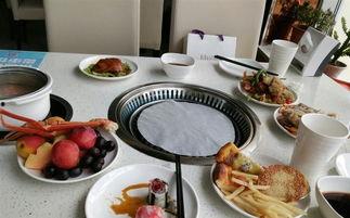 西关小学吃瓜,瓜香四溢，欢乐满园  第2张